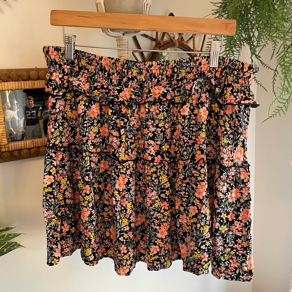 American Eagle Floral Skirt